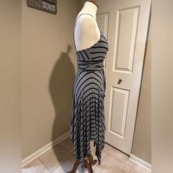 Alya Boutique Wrap Dress - Picture 3 of 11